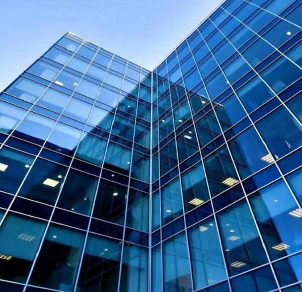 Glass curtain wall