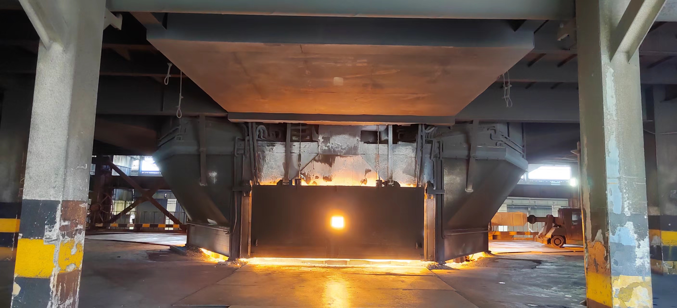 Industrial silicon smelting