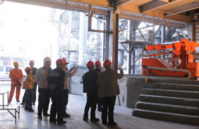 Leading Officials from MIIT Inspect Our Calcium Carbide Furnace Tapping Robot at Inner Mongolia Dongyuan Technology