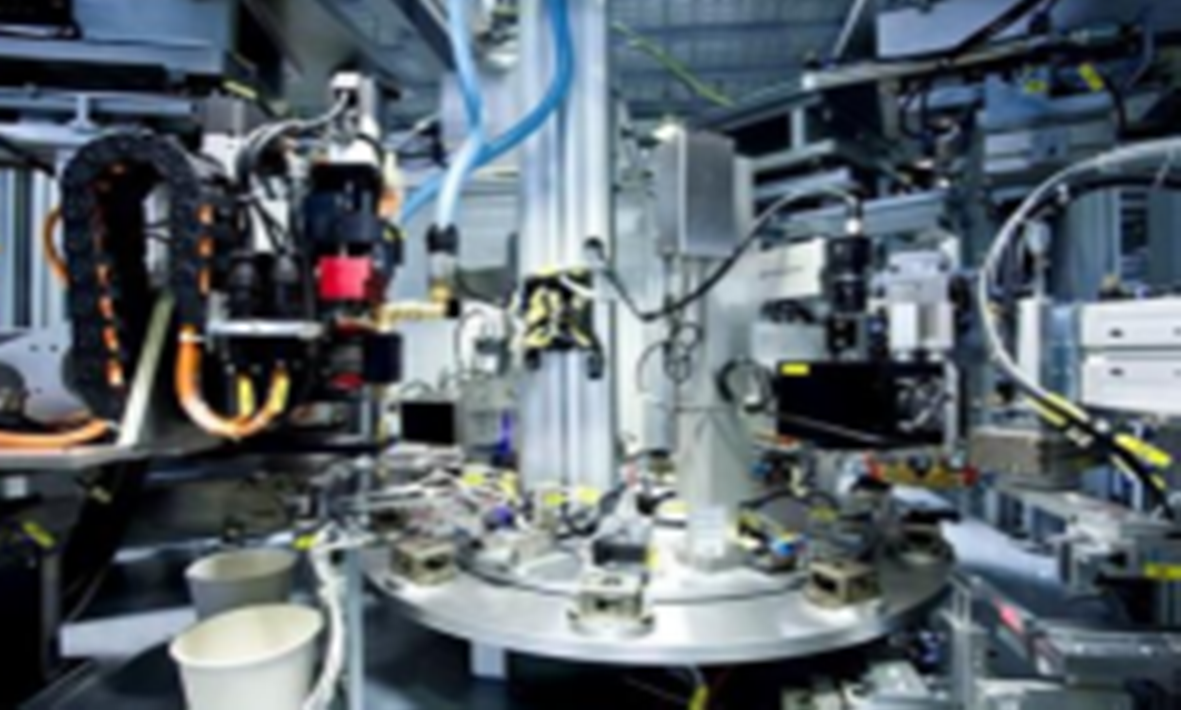 Adopt a coordinated promotion strategy of digitalization and platformization to forge a powerful combined strategy for smart manufacturing.